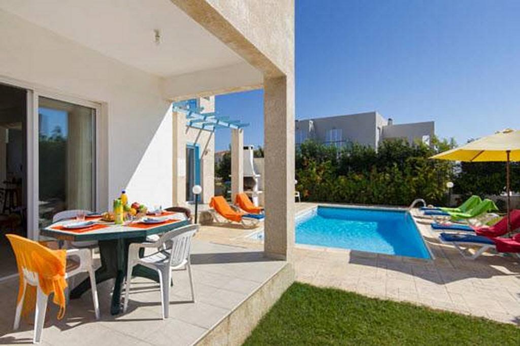 Villa Philippos Complex *
